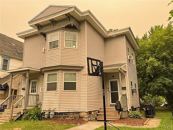 3rd image of 202 W Yates St