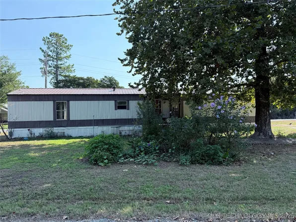 202 NE 9th St, Stigler, OK 74462