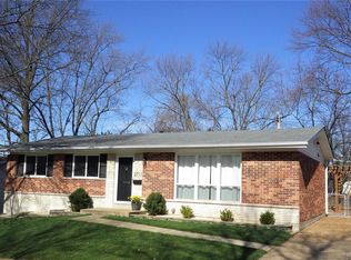 2711 Clager Rd, Saint Louis, MO 63125