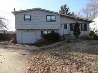 85 Kerri Lyn Rd, Warwick, RI 02889