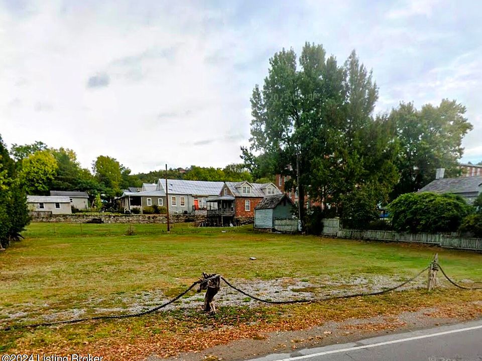 2nd image of 502 E Vaughn Dr
