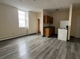 30 Chestnut St
