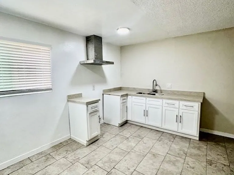 7524 Sepulveda Blvd #207 — Photo 8