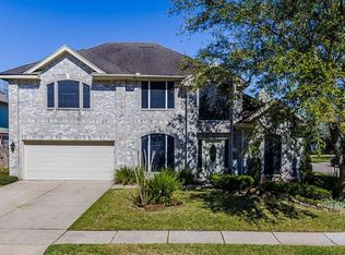 1801 Oak Lake Cir, Pearland, TX 77581