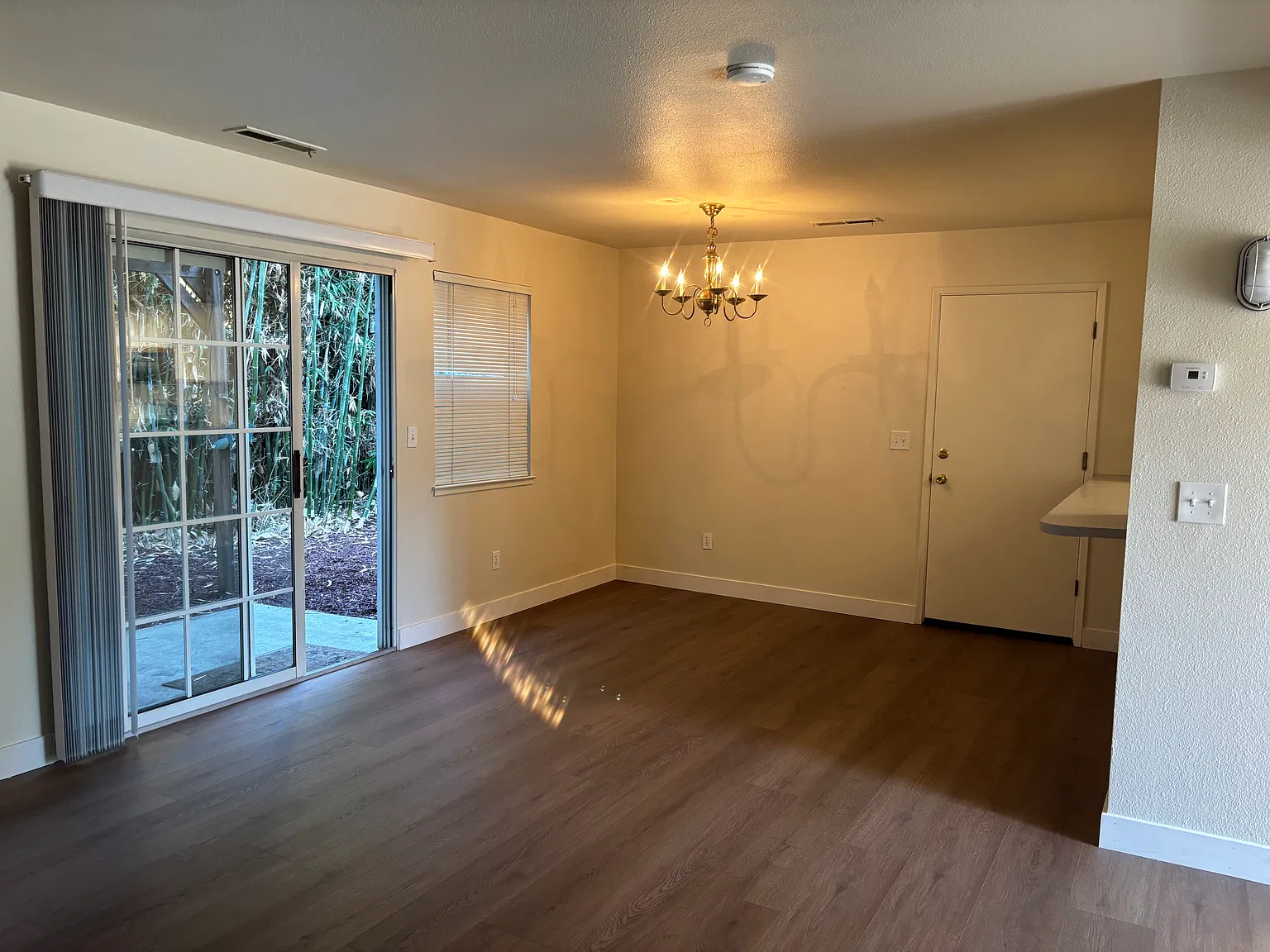 2 bed, 2.5 bath, 1250 sqft, $3,895 — Photo 4
