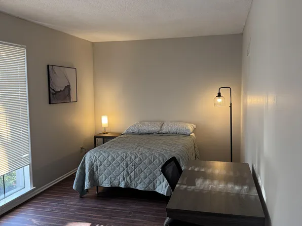 (undisclosed Address), Blue Springs, MO 64015