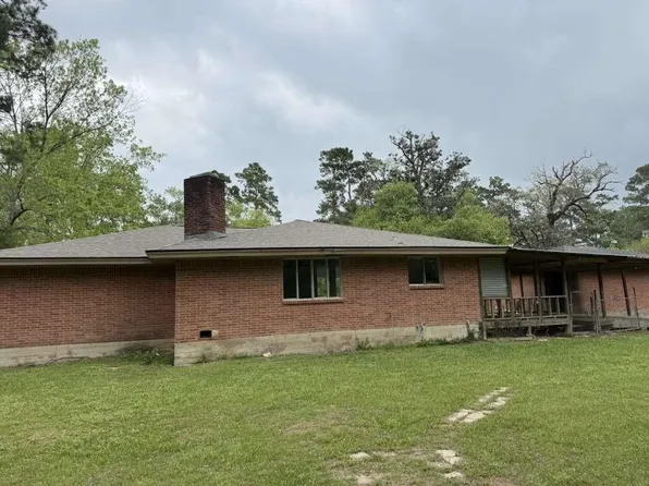 132 White Oak Dr N, New Caney, TX 77357