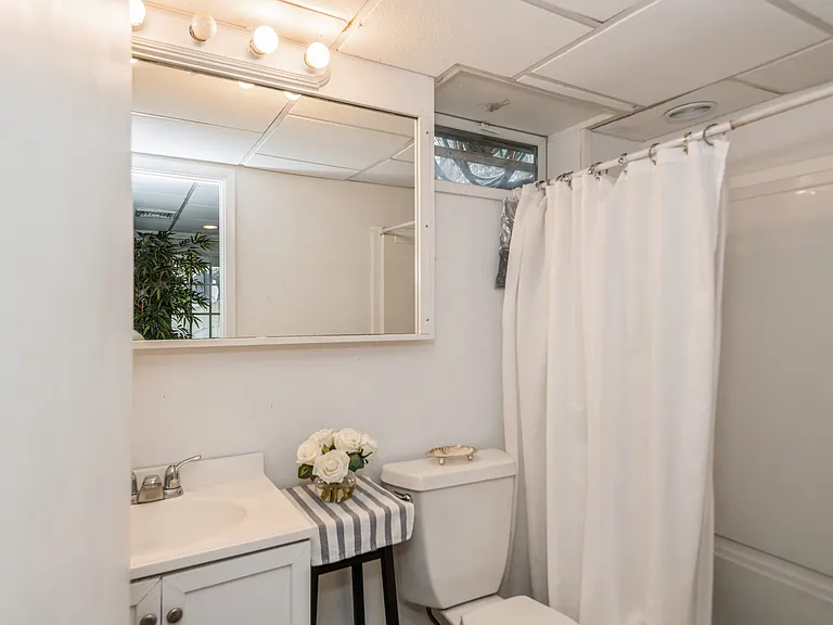 38 Parkway Dr — Photo 5