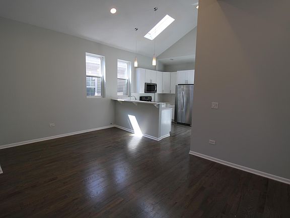 2nd image of 712 N Willard Ct APT 2F