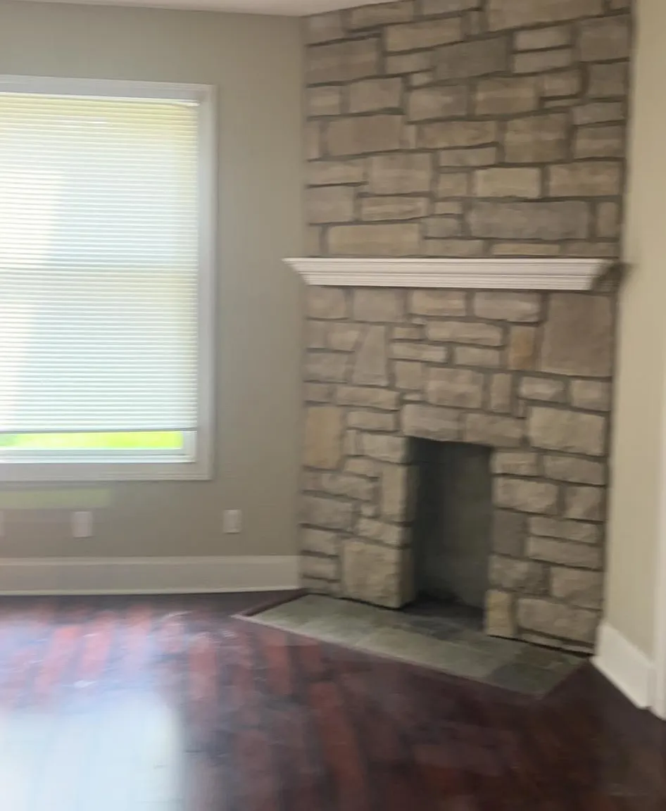 5 bed, 2049 sqft, $2,900 — Photo 4