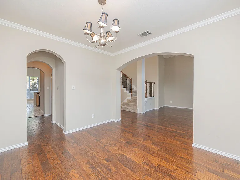 2404 Heather Glen Dr — Photo 7
