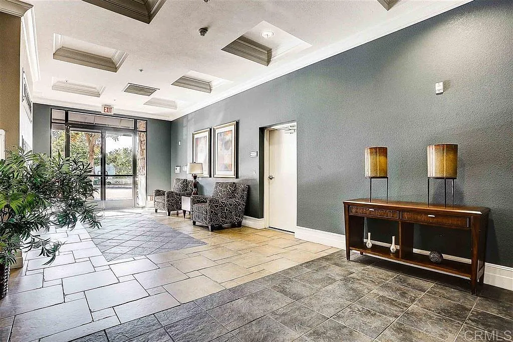 1 bed, 856 sqft, $2,595 — Photo 4
