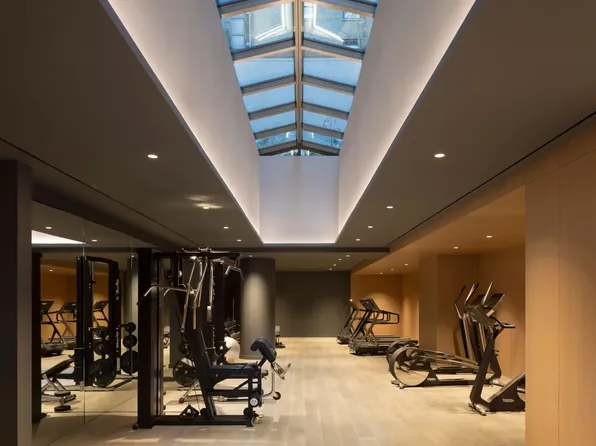 135 East 47th Street image 10 of 15