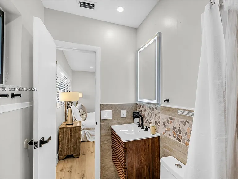 1204 NE 7th St — Photo 18