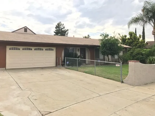 665 W Winchester Ave, Rialto, CA 92376