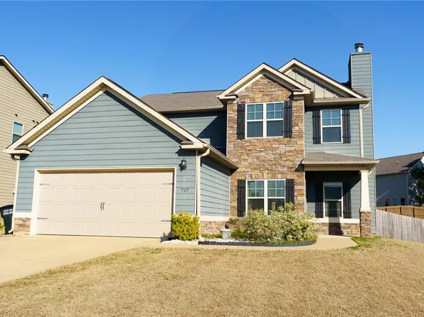 717 Dingo Dr, Opelika, AL 36804