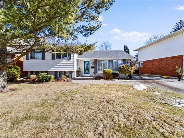 5200 Suncrest Rd, Burlington, ON L7L 3W8