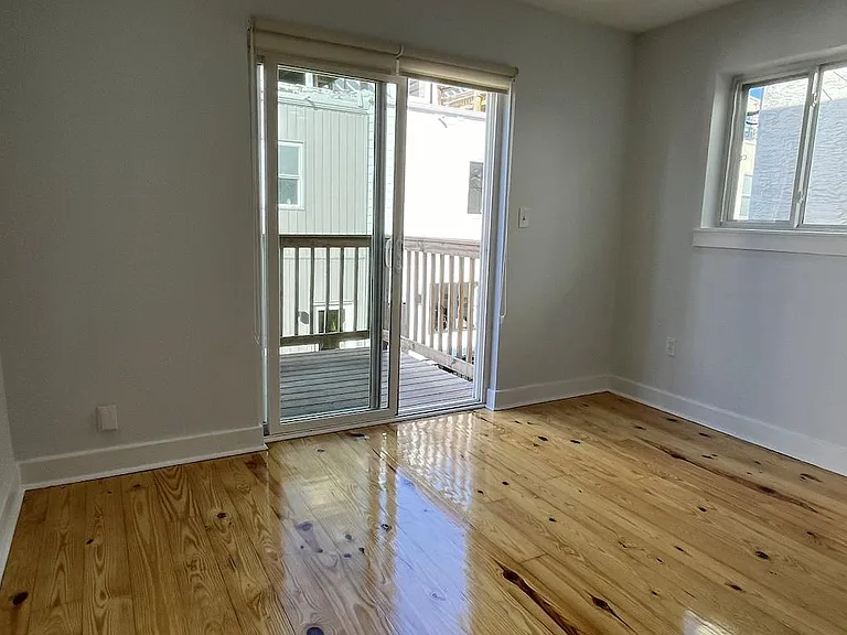 2127 Christian St #3 — Photo 5
