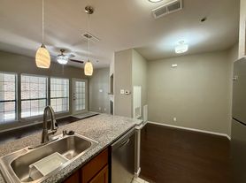 4800 W Lovers Ln