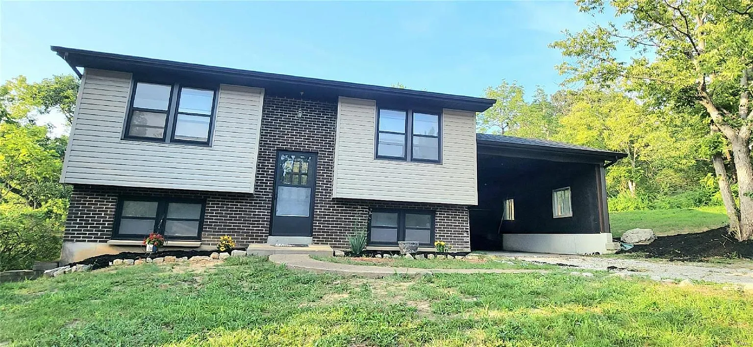 1013 Scenic Dr photo 1