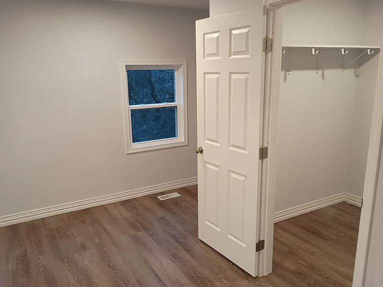 708 Bank St #1 — Photo 6