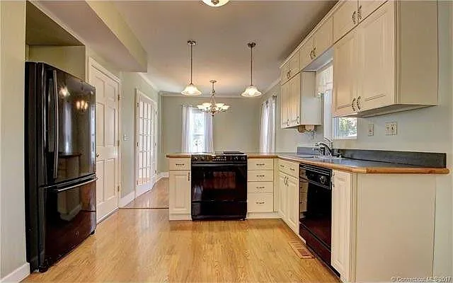 290 W Main St — Photo 22