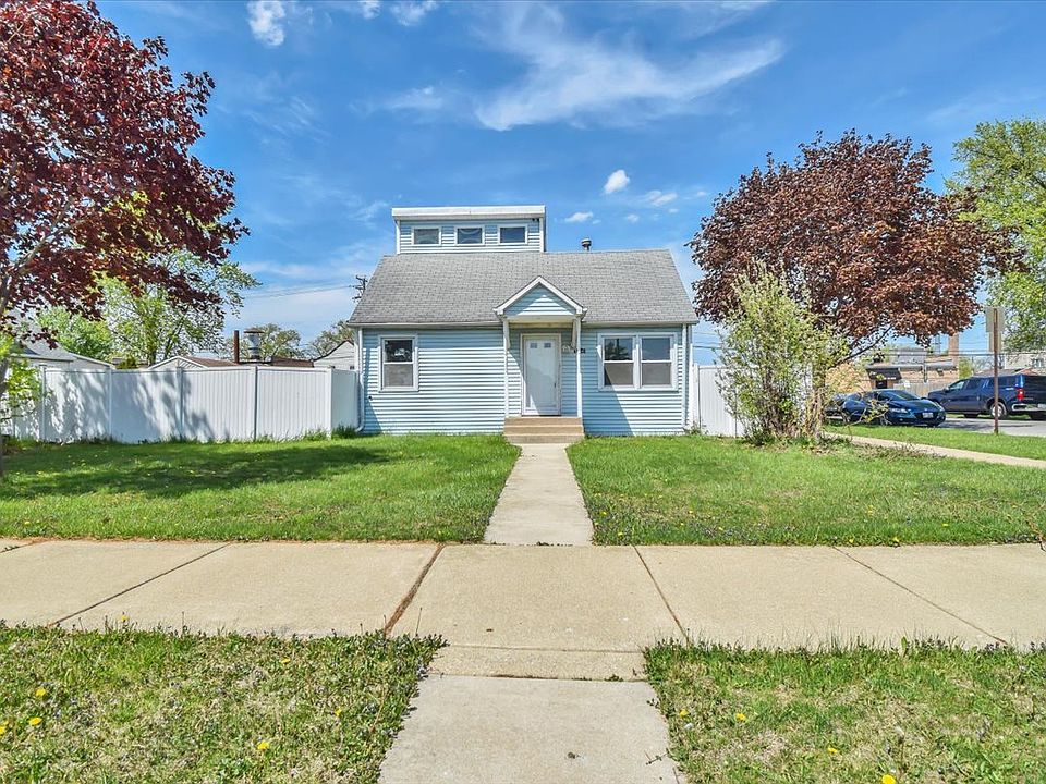 2nd image of 5700 W 87th Pl
