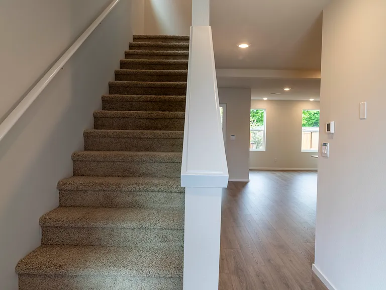 1050 SE 193rd Pl — Photo 9