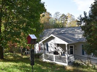 17 Woods Edge Trl, Franklin, NC 28734