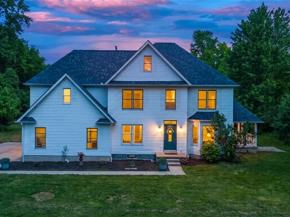 24050 Sprague Rd, Olmsted Falls, OH 44138