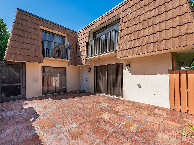 185 Charter Way — Photo 28