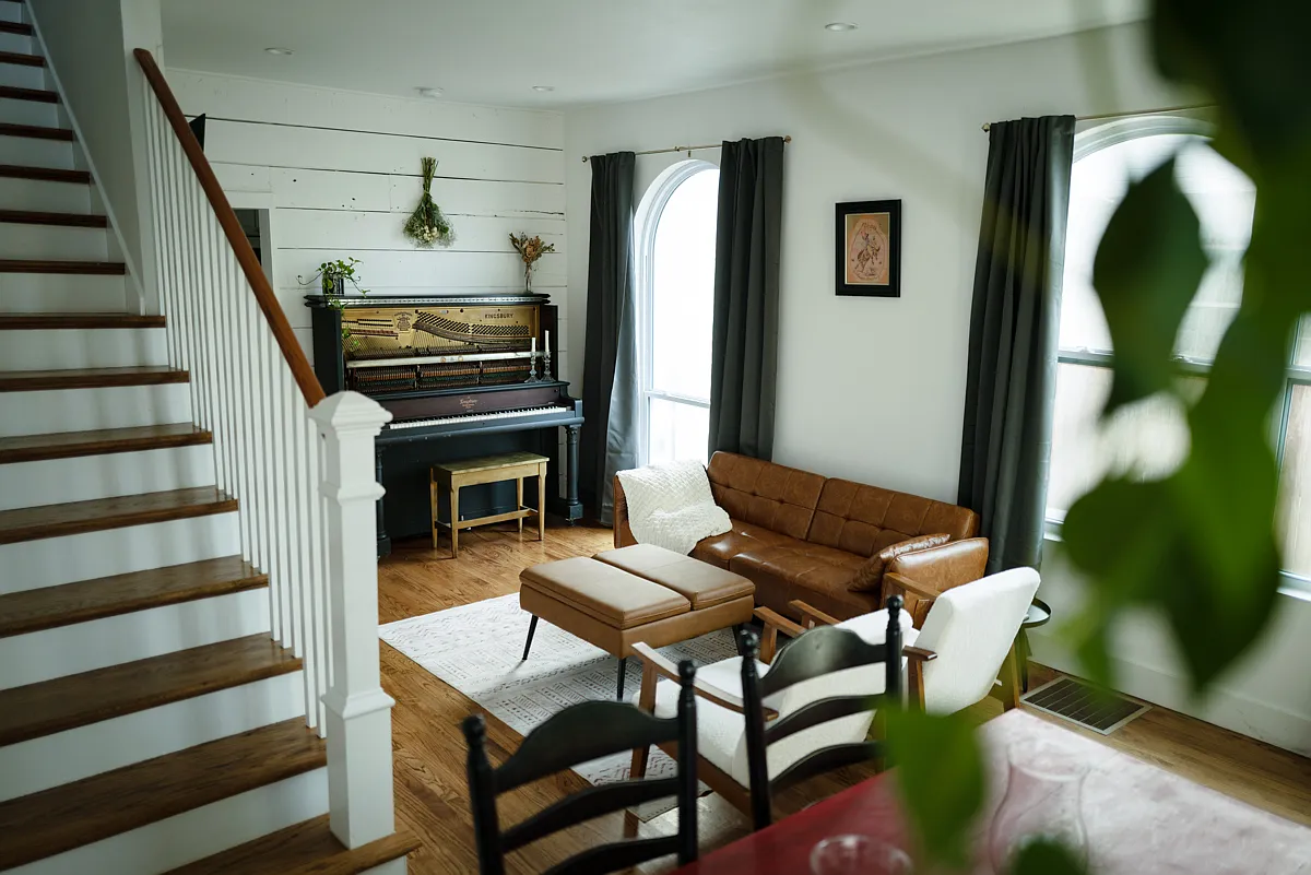 612 N Madison Ave — Photo 1