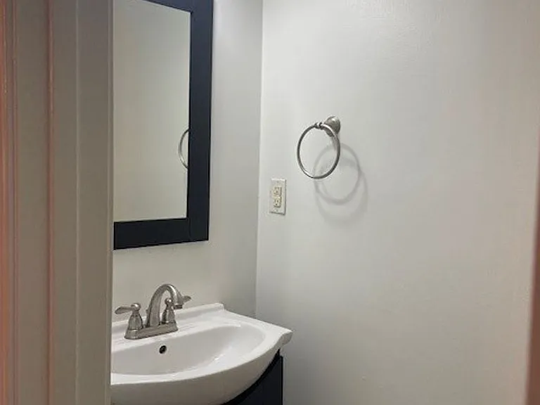 32 Huntsfield Dr #B — Photo 31