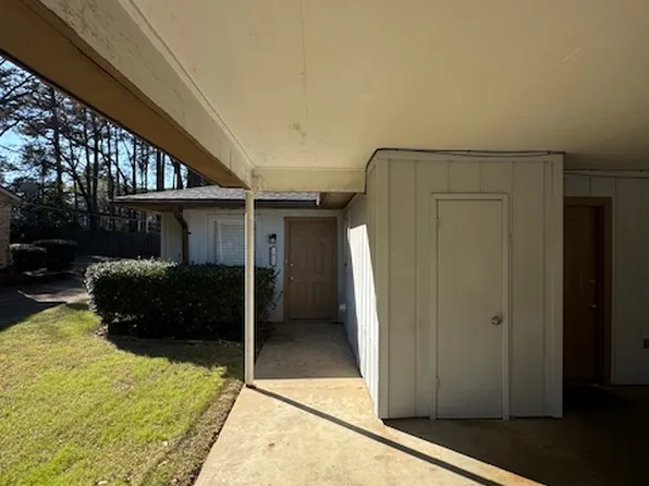 1611 Hughey Dr, Longview, TX 75601