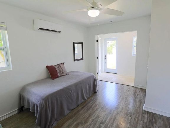 4th image of 3612 Northside Dr #B