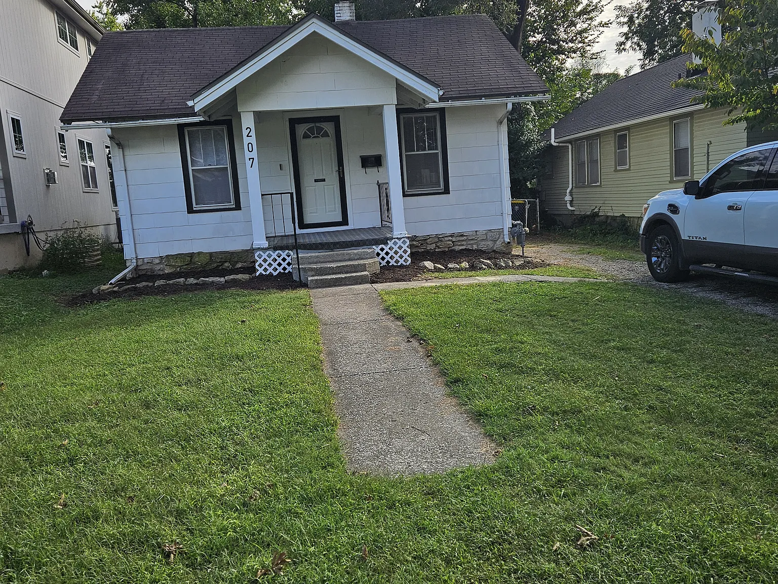 2 bed, 528 sqft, $1,200 — Photo 2