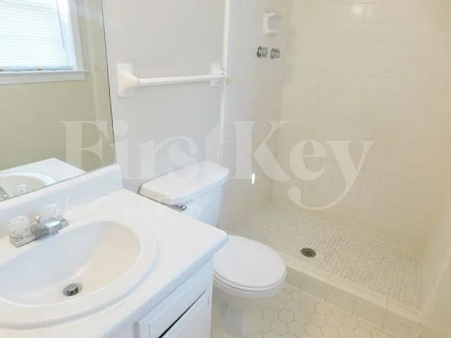 3034 Oak Allee St — Photo 9