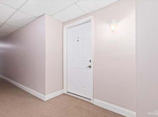 850 S Lorraine Rd APT 1D, Wheaton, IL 60189