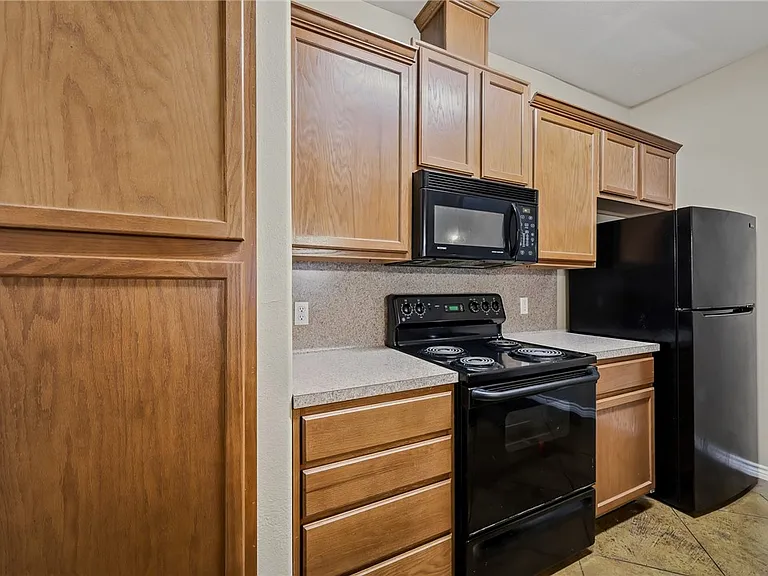 6633 Rhine Dr #B — Photo 11