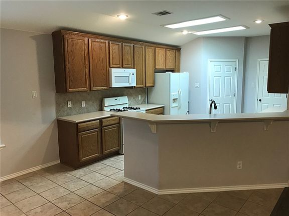 3rd image of 1207 Cedar Hills Blvd