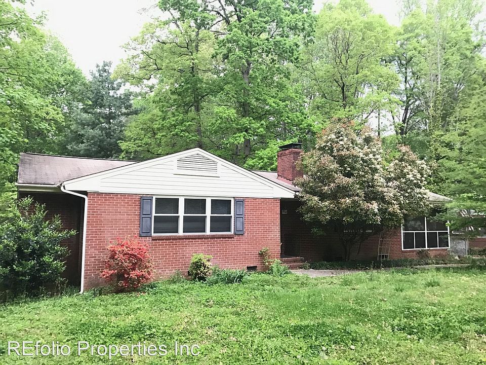 2nd image of 834 Ralph Dr