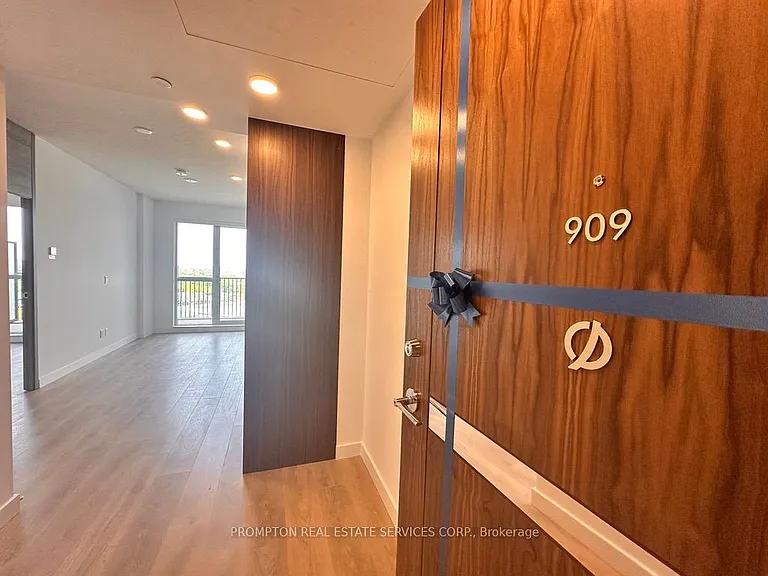18 Esther Shiner Blvd S #909 — Photo 8