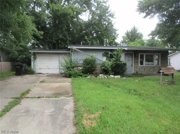 127 Belmont Ave, Elyria, OH 44035