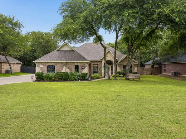 612 Sportsman Park Rd, Azle, TX 76020