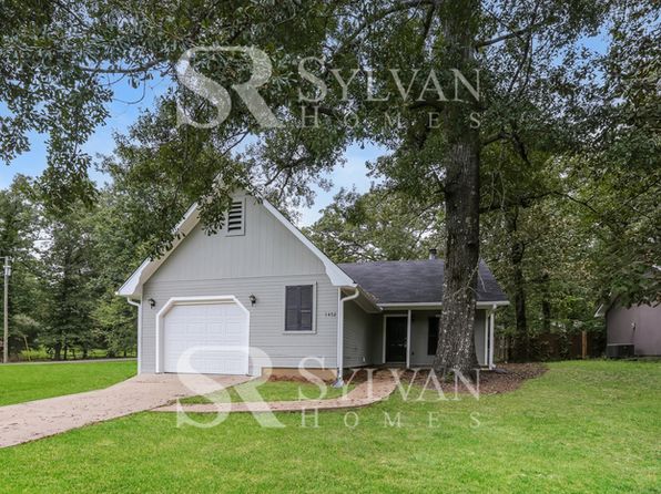 1472 May Ave