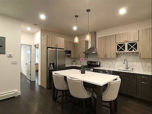 1st image of 2355 32nd St #1