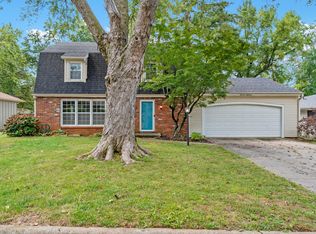 1418 E Walnut Lawn St, Springfield, MO 65804