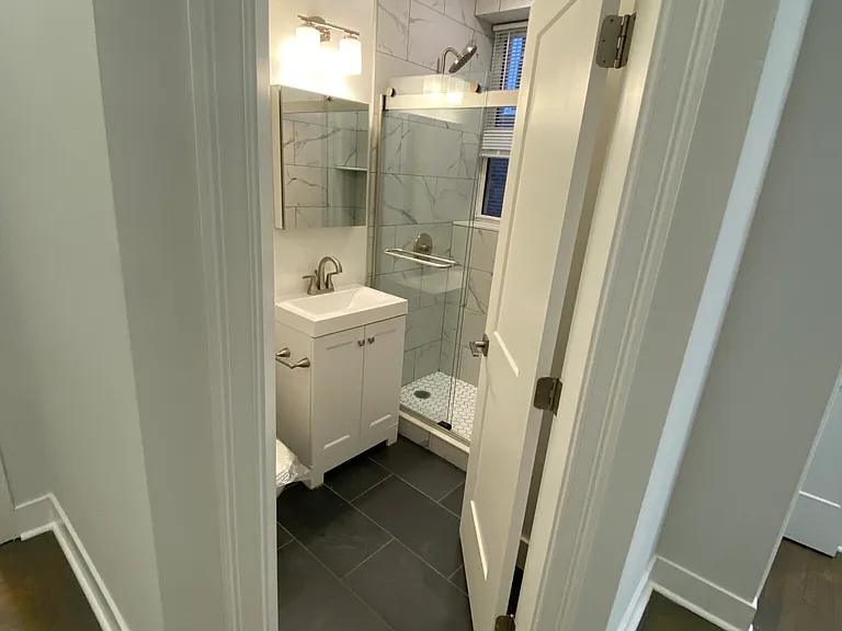 51 Queensberry St #4 — Photo 8