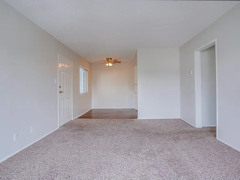 2611 E. Broadway — Photo 11