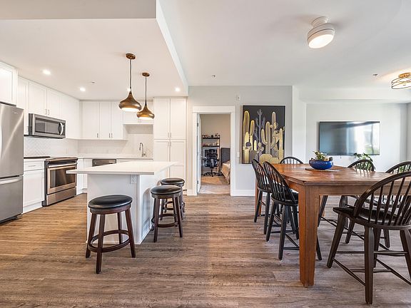 4th image of 2180 Kelly Ave #3413